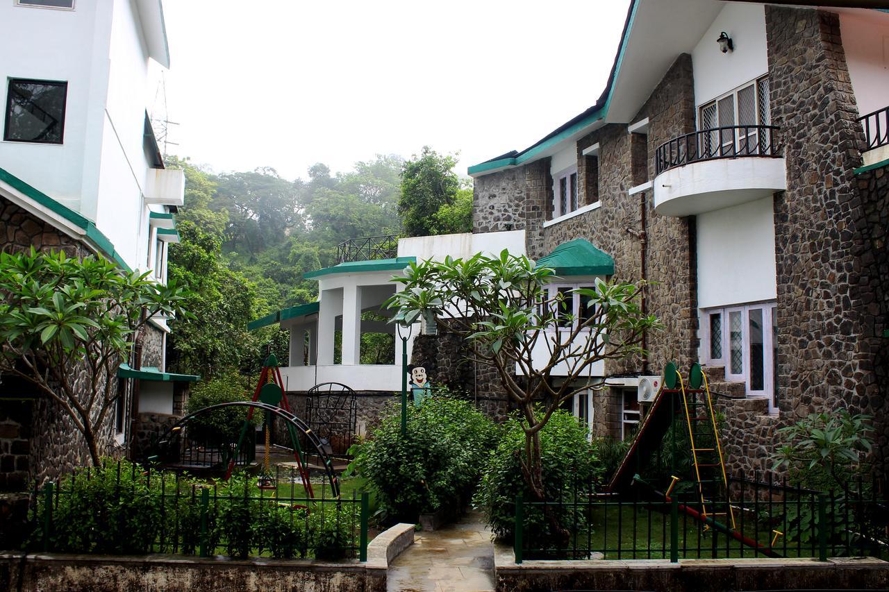 Velvet County Resort & Spa Lonavala Extérieur photo